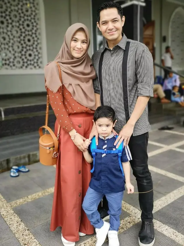 [Fimela] Dude Harlino dan Alyssa Soebandono