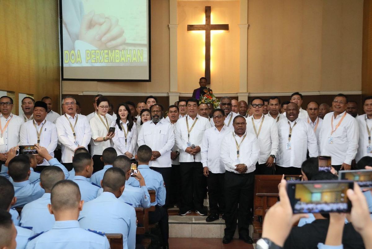Hari Ketiga Retret Pembekalan, Kepala Daerah Khidmat Jalani Ibadah