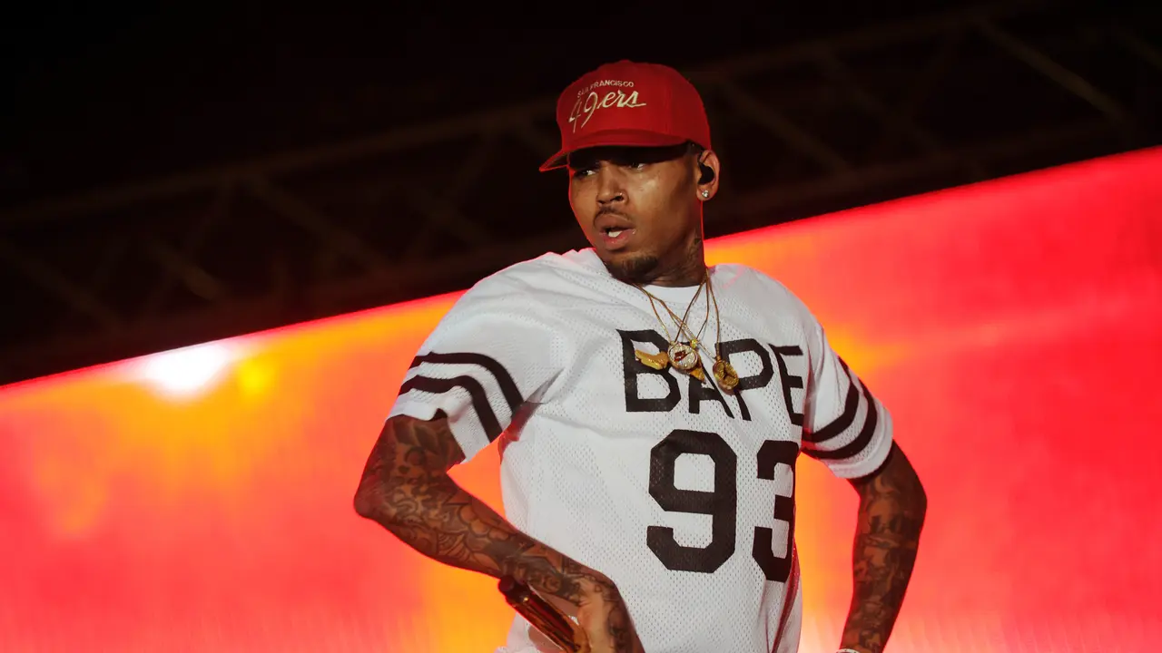 [Bintang] Chris Brown