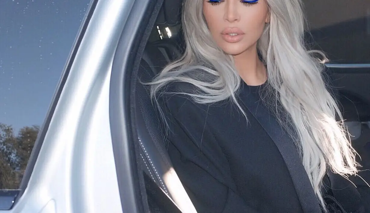 "Aku sedang diet ketat beberapa waktu ini. Jadi saat belanja, mengatur protein, karbo, buah dan sayuran," tulis Kim. (instagram/kimkardashian)