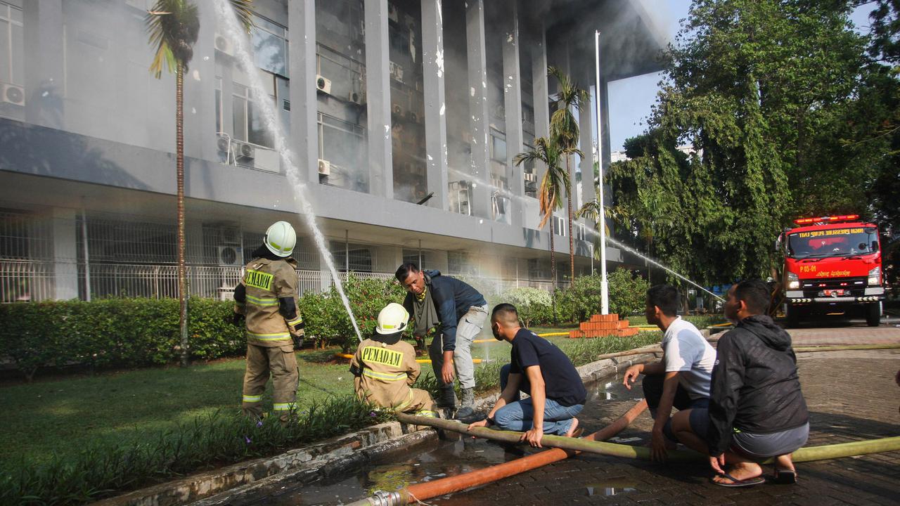 Gedung Bakamla RI Terbakar, 103 Personel Gabungan dan 21 Unit Mobil Damkar Dikerahkan