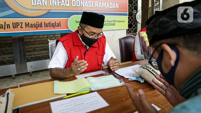 FOTO: Pembayaran Zakat Fitrah di Masjid Istiqlal Jakarta