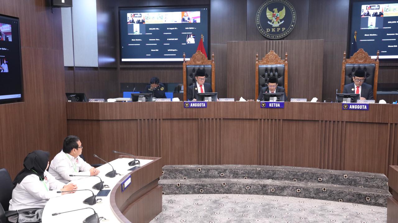 Anggota Bawaslu Ternate Minta Duit Pelicin Rp275 Juta ke Calon Anggota DPRD, Kini Disanksi Pemberhentian DKPP