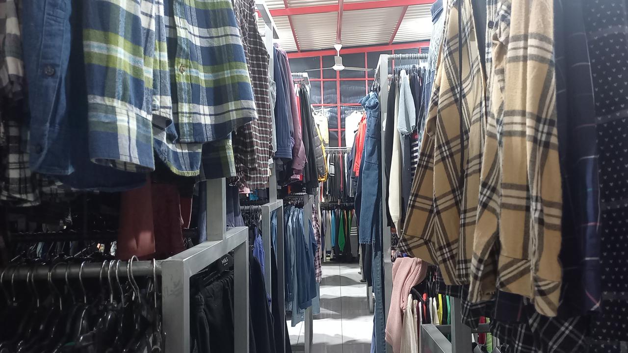 VIDEO: Perintah Prabowo Pedagang Thrifting Pasar Senen Banting Setir Jual Produk Lokal