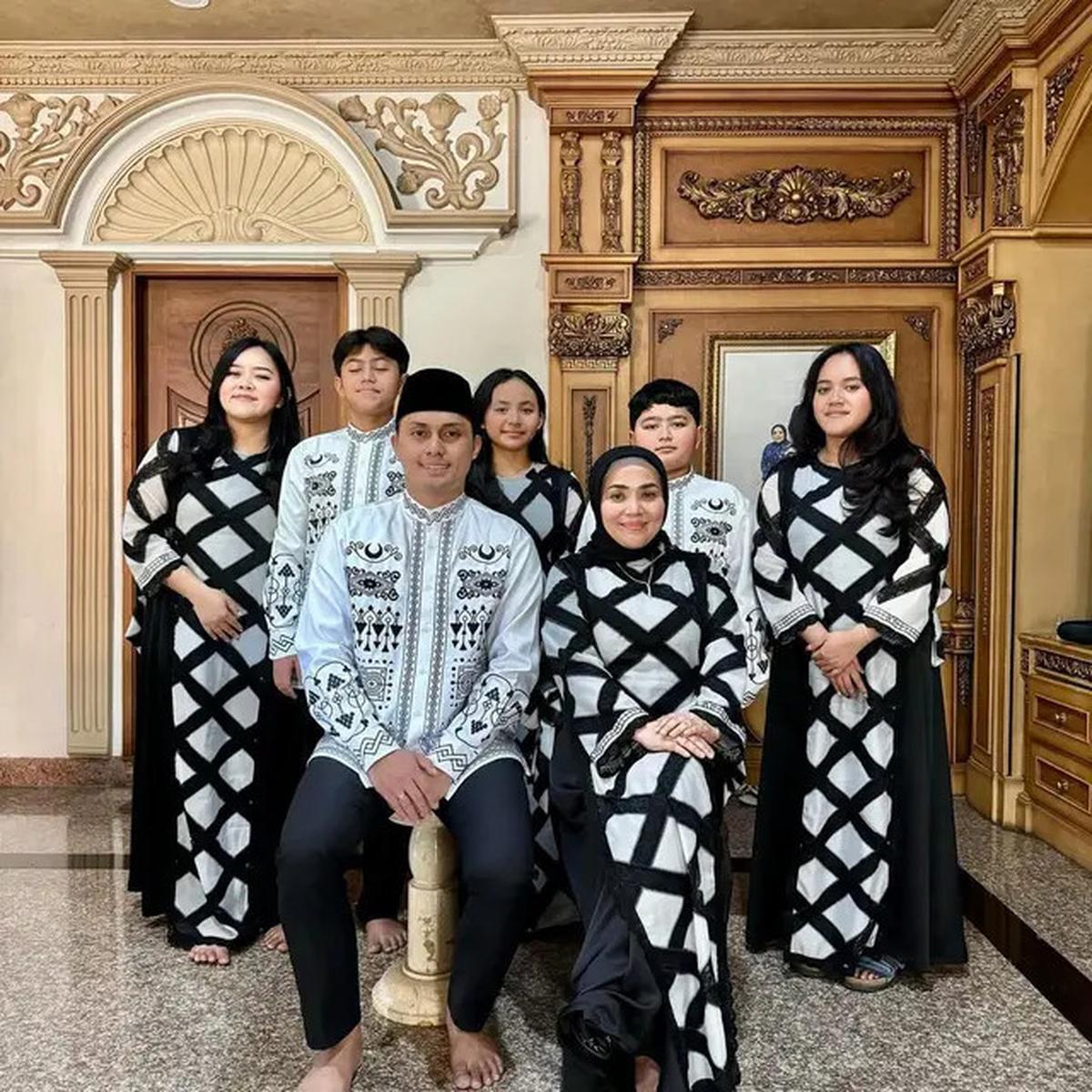 Bayi Tabung Belum Berhasil, Ini 8 Potret Kompak Muzdalifah dan Fadel Islami bareng 5 Anak