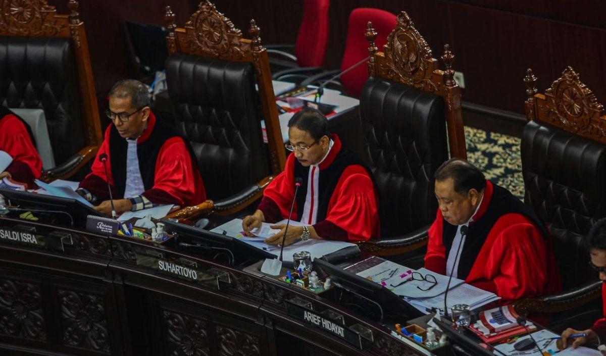 Dengan demikian, proses rangkaian Pilpres 2024 tinggal menunggu penetapan dari Komisi Pemilihan Umum Republik Indonesia (KPU RI) yang akan digelar pada Rabu 24 April 2024.&nbsp;
