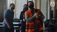 Terdakwa Miftahul Ulum tiba untuk menjalani sidang tuntutan secara online di Gedung KPK, Jakarta, Kamis (4/6/2020). Asisten pribadi mantan Menteri Pemuda dan Olahraga (Menpora) Imam Nahrawi itu akan menghadapi tuntutan kasus dugaan suap dana hibah KONI. (merdeka.com/Dwi Narwoko)