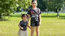 <p>Baby Guzel juga tampak berfoto dengan kakak sepupunya yang merupakan anak dari Nabila Syakieb. [Foto: instagram.com/marginw]</p>