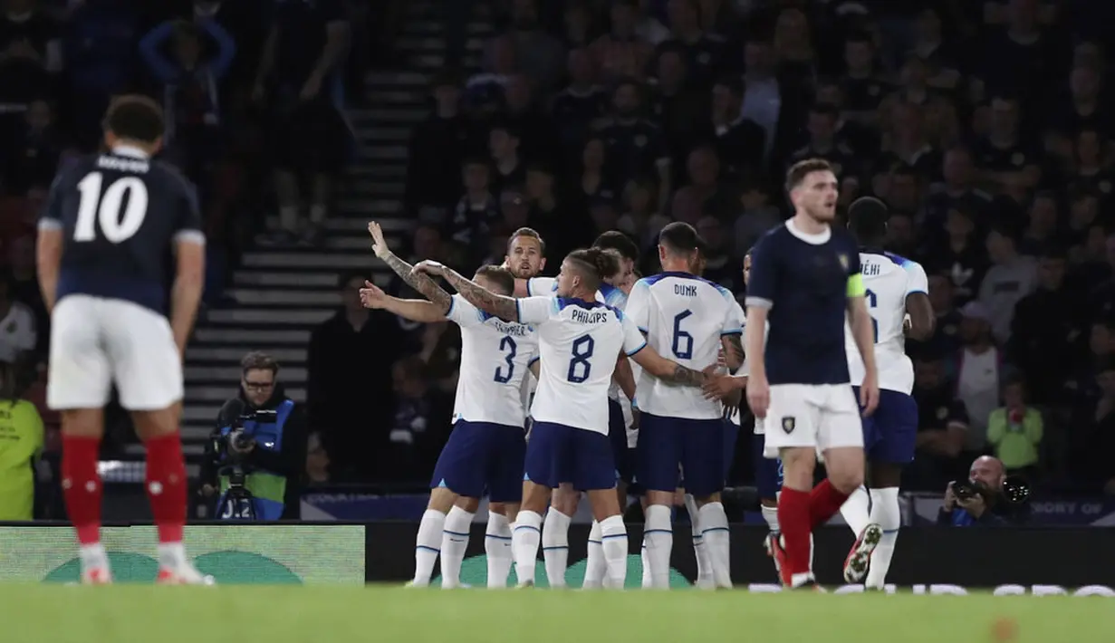 Blunder Maguire membuat skor pertandingan kembali ketat jadi 1-2. Namun beruntung buat Maguire karena Inggris bisa kembali menjauh berkat gol Harry Kane pada menit ke-81 yang membuat laga berakhir dengan skor 3-1. (AP PhotoScott Heppell)