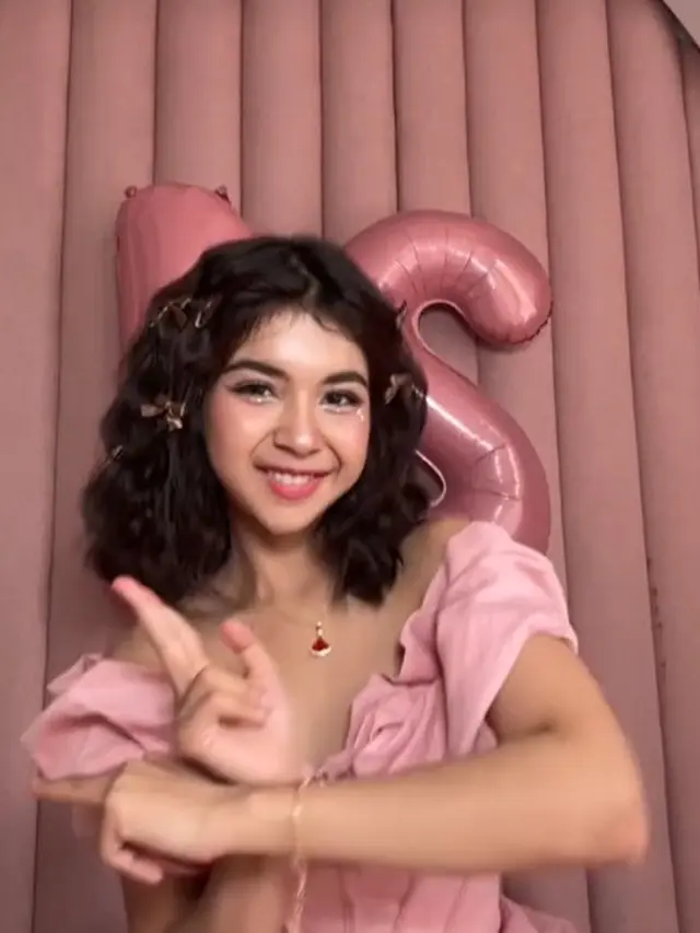 Potret Cantik Hanna, Pacar Baru Fajar Sadboy yang Usianya Lebih Tua (credit: TikTok/hannashahabb)