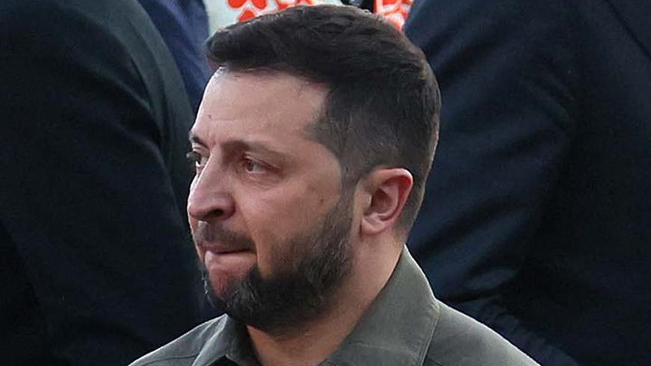 FOTO: Viral Momen Presiden Ukraina Tak Punya Teman Ngobrol di KTT NATO, Wajah Muramnya Jadi Sorotan