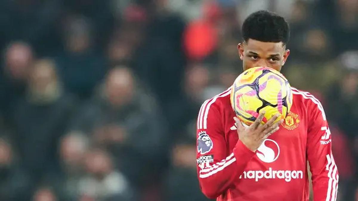 Foto: Amad Diallo Sang Pahlawan, Cetak Hat-trick Bawa MU Comeback Sensasional atas Southampton di Liga Inggris