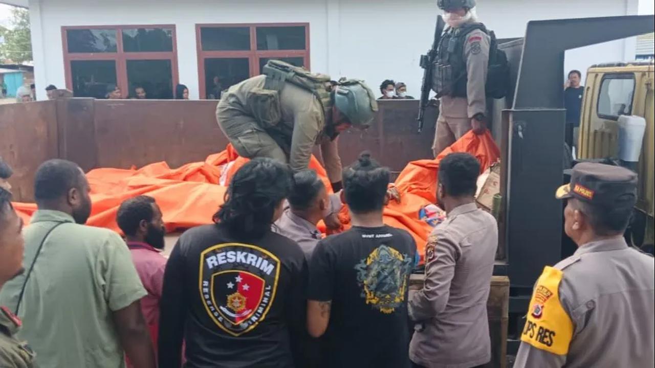 "Setibanya di TKP, mendapat gangguan tembakan dan terjadi kontak tembak selama 1 jam 30 menit" ungkap Faizal.<br>