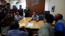 Sejumlah warga yang tergabung dalam Forum Komunikasi Masyarakat Peduli Papua (FKMPP) mendatangi kantor Dewan Kehormatan Penyelenggara Pemilihan Umum (DKPP) di Jakarta, Kamis (16/3). ).(Liputan6.com/JohanTallo)