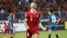 Berselang satu menit Ilija Spasojevic membawa Timnas Garuda unggul 4-0. Gol yang kembali dicetaknya setelah hampir 4 tahun tersebut dicetak dengan menggunakan tumit kaki kanannya memanfaatkan umpan Asnawi Mangkualam. (Bola.com/Zulfirdaus Harahap)