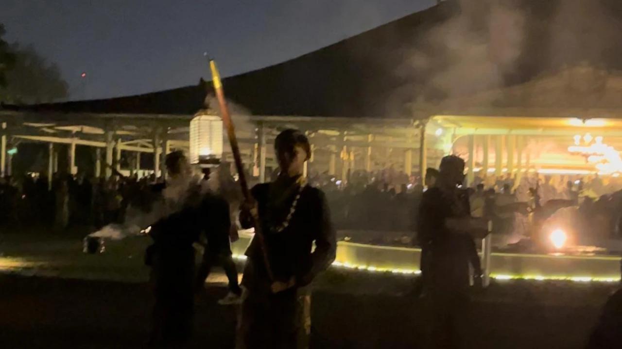 Dari Titiek Soeharto hingga Chef Arnold, Berikut Daftar Pesohor Ikut Laku Tapa Bisu Kirab Pusaka Mangkunegaran