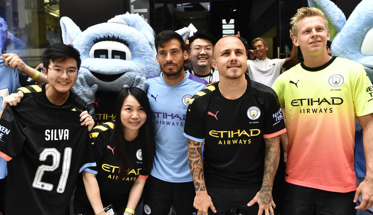 Foto Saat Pemain Man City Sapa Penggemarnya Di Hong Kong Bola Liputan6 Com
