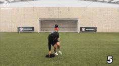 Philippe Coutinho dan Raheem Sterling mengalami sakit kepala karena menjalani permainan dalam sesi latihan Liverpool ini.