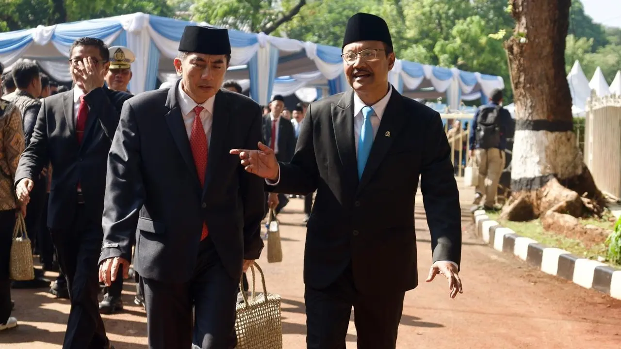 Menteri Sosial Republik Indonesia Saifullah Yusuf (Gus Ipul) bersama Wakil Menteri Sosial (Wamensos) Agus Jabo Priyono.