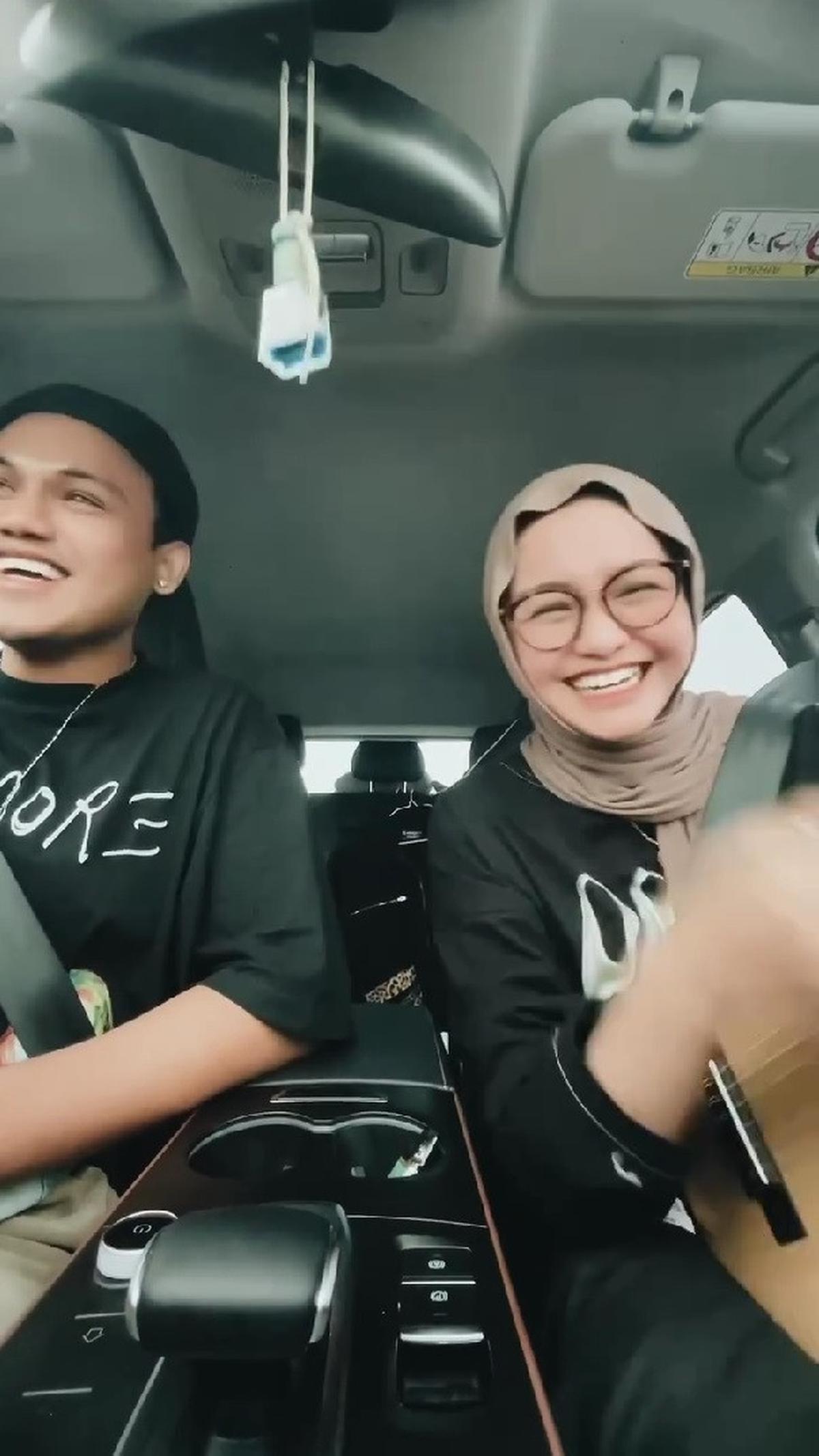 Perjalanan Cinta Dimansyah Laitupa dan Salma Salsabil