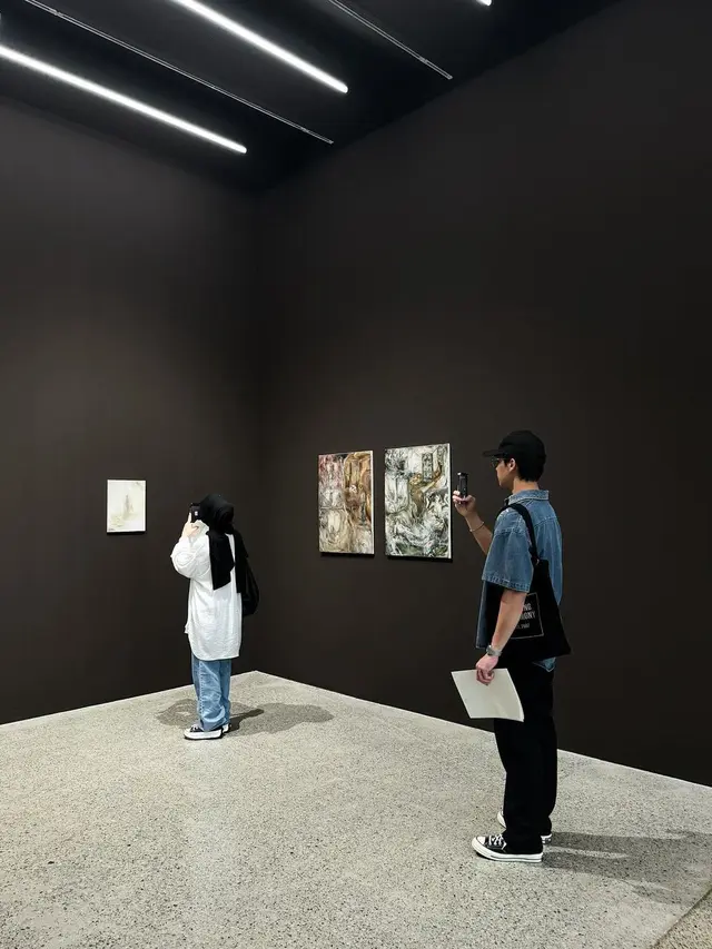 Dinda Hauw dan Rey Mbayang