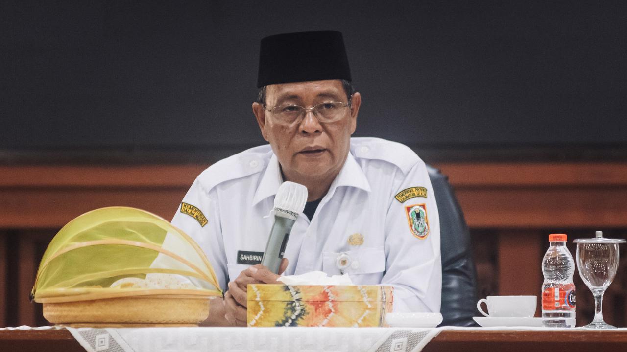 Penuh Haru, Paman Birin Pamitan dan Mengundurkan Diri Sebagai Gubernur Kalsel