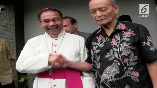 Uskup Agung Semarang menyerukan umat untuk memaafkan penyerang Gereja Santa Lidwina dan tak menyimpan dendam akibat penyerangan tersebut.