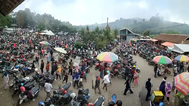 Suasana di Dataran Tinggi Dieng pada masa libur lebaran 2019. (Foto: Liputan6.com/UPT Dieng/Muhamad Ridlo)