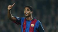 Patrick Kluivert - Bergabung pada tahun 1998-2004, Patrick Kluivert berhasil memenangi gelar La Liga pada musim pertamanya di Barcelona. Pemain asal Belanda ini menorehkan 122 gol dari 257 pertandingannya bersama skuat Blaugrana. (AFP/Lluis Gene)