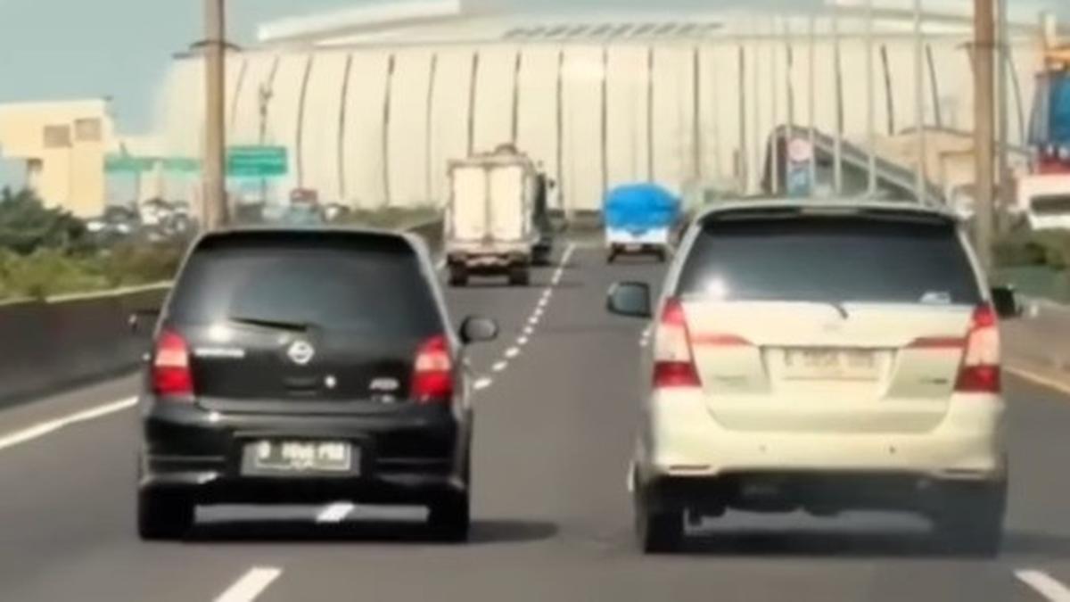 Viral duel mobil di tol arah Kemayoran — polisi turun tangan dan temukan kejanggalan identitas pemilik kendaraan. #Viral #Jakarta