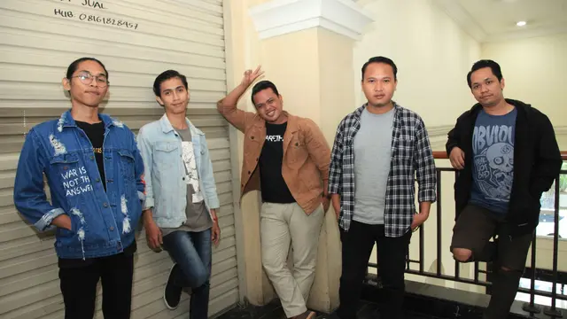 AVC Band