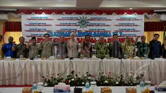 Sejumlah tokoh politik, akademisi dan aktivis saat menghadiri acara silaturahmi tokoh bangsa bertajuk Problematika dan Solusinya di PP Muhammadiyah, Jakarta, Kamis (26/3/2015). (Liputan6.com/Johan Tallo)