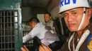 Mantan Jaksa Agung Muda Bidang Tindak Pidana Khusus (Jampidsus) Febrie Adriansyah, saat dibawa ke mobil tahanan untuk  ditahan di rutan KPK di  Gedung Kejagung, Jakarta, Jumat (24/07/2026). (KLY/ Arie Basuki)