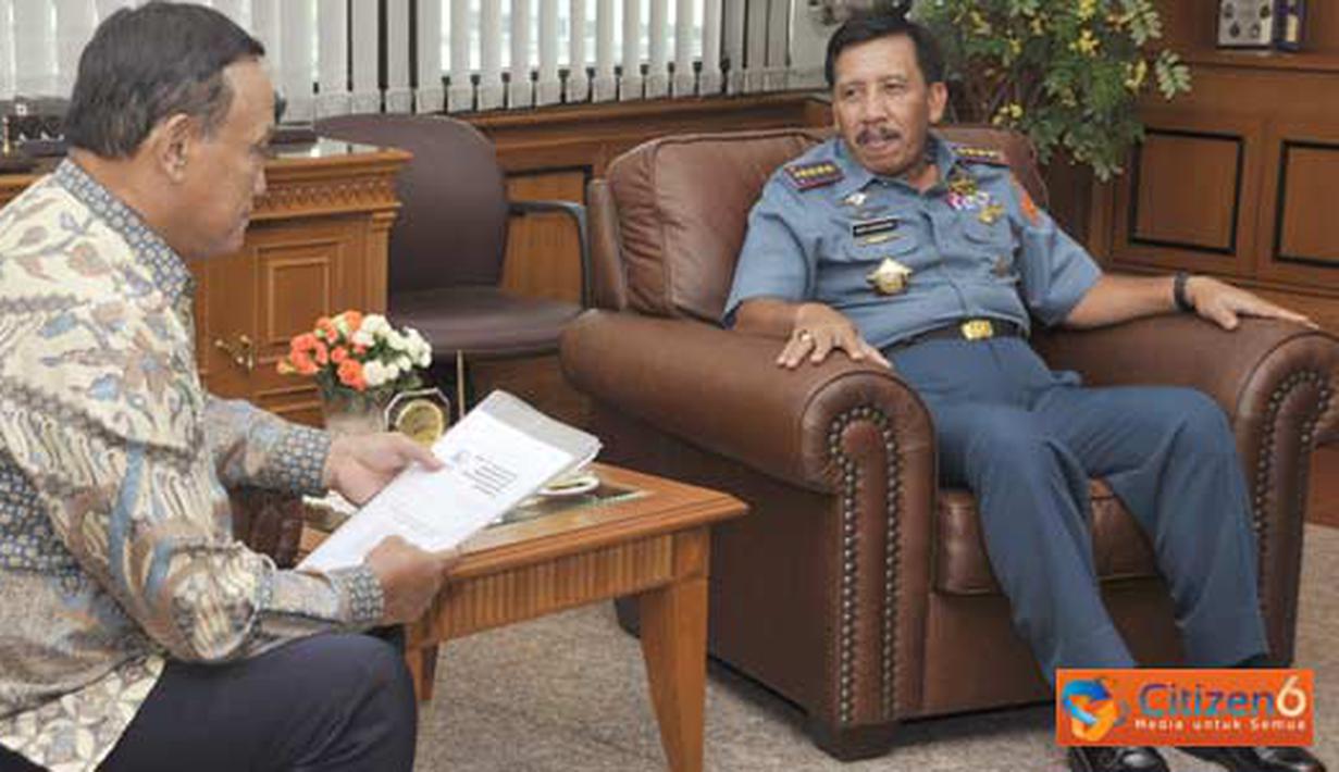 Citizen6, Jakarta: Panglima TNI menerima kunjungan Presiden The Eleventh Asia Pacific Conference on Emergency and Disaster Medicine (APCEDM XI) Dr. Abdul Radjak, DSOG beserta rombongan di Mabes TNI Cilangkap, Jakarta Timur, Jum’at (8/4). (Pengirim: Badar)