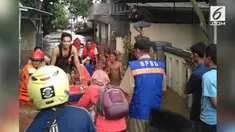Banjir mulai menggenangi sebagian wilayah Jakarta Selatan.