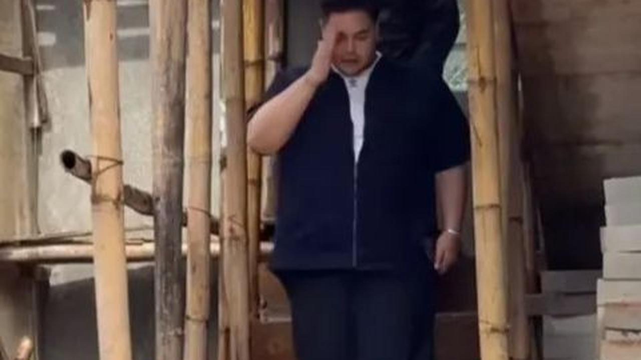Kesibukannya yang padat tak menghalangi Ivan untuk terlibat langsung dalam proses pembangunan.