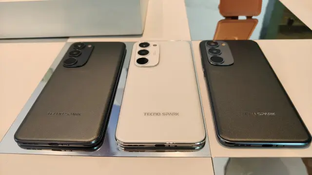 Varian Warna Tecno Spark 40 Pro+ saat acara peluncuran Tecno Spark 40 Pro series di Jakarta.