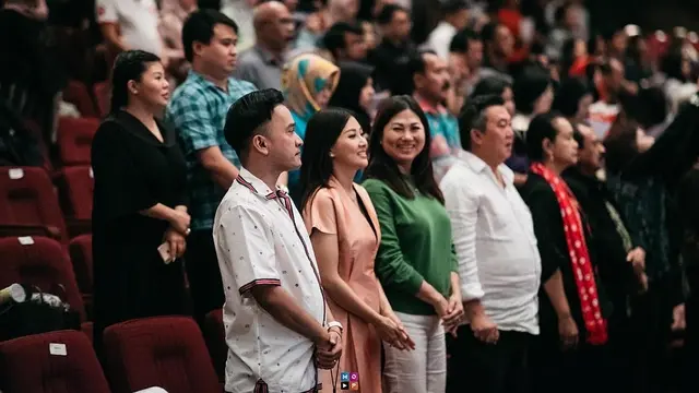 Momen Manis Pentas Betrand Peto (sumber: instagram/ruben_onsu)