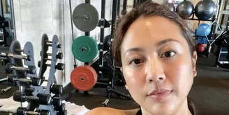 Sherina tampil memukau di segala kesempatan, bahkan saat ia terlihat pamerkan kulit sehatnya. [Foto: Instagram/ Sherina]
