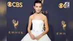 Tahun ini gaya rambut 'basah' terlihat mencuri perhatian di Emmy Awards 2017. Beberapa selebriti terlihat menggunakan gaya rambut tersebut.