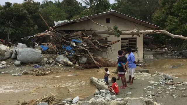 Rumah hingga Helikopter Terseret Banjir Bandang Sentani