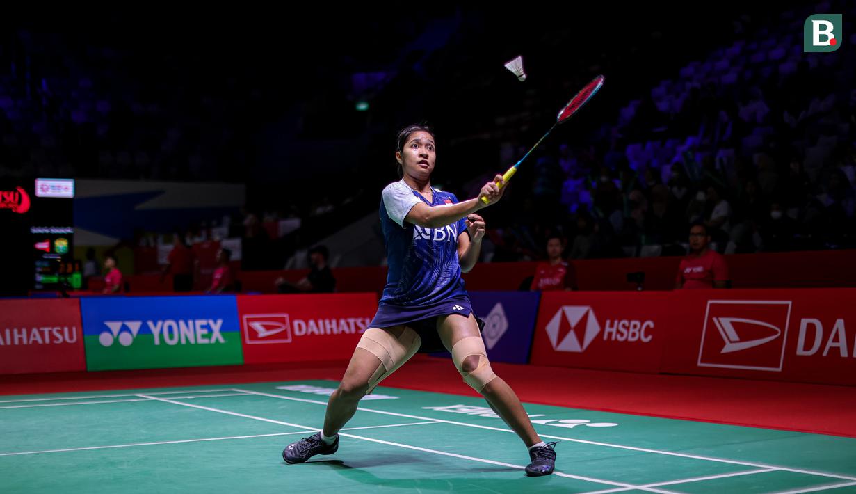 <p>Tunggal putri Indonesia, Ester Nurumi Tri Wardoyo, saat melawan wakil Thailand, Pitchamon Opatniputh pada babak penyisihan Indonesia Masters 2024 di Istora Senayan, Selasa (23/1/2024). Ester menang dengan skor 21-12, 3-1. (Bola.com/Bagaskara Lazuardi)</p>
