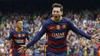 Bintang Barcelona, Lionel Messi mencetak satu gol saat timnya melumat Espanyol 5-0 pada lanjutan La Liga Spanyol pekan ke-37 di Stadion Camp Nou, (8/5/2016). (REUTERS/Albert Gea)