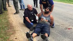 Willie Corey Godbolt ditangkap polisi usai menembak 8 orang tetangganya hingga tewas di Brookhaven, Lincoln County, Mississippi, AS, Minggu (28/5). Willie mengaku kesal karena tetangganya menelpon polisi saat ia ribut dengan istrinya. (AP Photo)