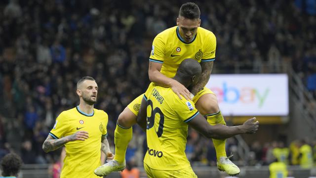 Foto: AC Milan Dipecundangi Tim Zona Degradasi, Inter Milan Tembus 3 Besar Klasemen Liga Italia