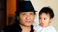 Melobi Alicia Keys, Adrie Subono Kehilangan Topi di LA