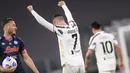 Penyerang Juventus, Cristiano Ronaldo merayakan akhir laga tunda pekan ketiga Serie A menghadapi  Napoli di Allianz Stadium, Kamis (8/4/2021) dini hari WIB. Juventus menang 2-1 atas Napoli lewat gol yang dicetak Ronaldo dan Dybala. (Fabio Ferrari/LaPresse via AP)