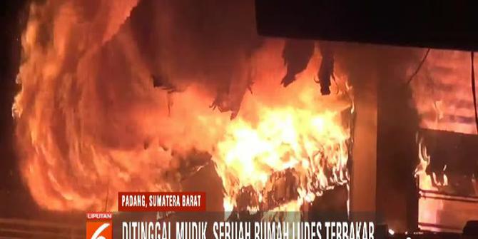 Kebakaran Hanguskan Rumah Semi Permanen di Padang