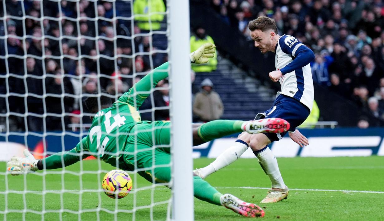 Man United melepaskan 16 tembakan dengan 6 mengarah ke gawang. Sementara The Lilywhites memproduksi 20 tembakan yang 7 di antaranya tepat sasaran. (John Walton/PA via AP)