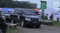 Mobil bantuan khusus diturunkan untuk mempercepat evakuasi warga terdampak bencana erupsi Gunung Semeru, Lumajang, Jawa Timur, Senin (6/12/2021). Sebanyak 12 mobil bantuan khusus BRI dikerahkan untuk evakuasi dan membawa barang-barang kebutuhan warga. (Liputan6.com/HO/Humas BRI)